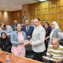 محافظ الشرقية يُسلم 20 عقد عمل لذوي القدرات والهمم بشركات القطاع الخاص  -جريدة مصر العربية 